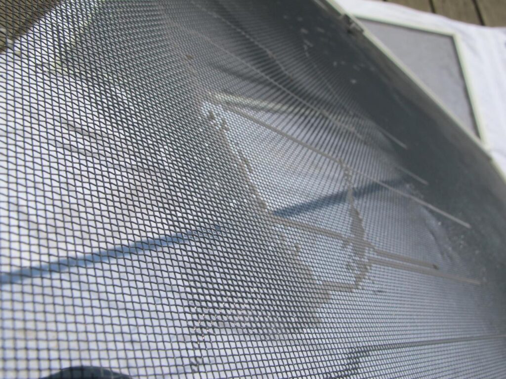 How to clean window screens